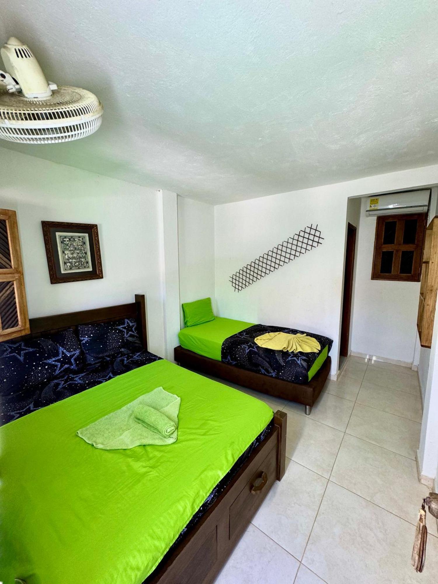 Hostal Nibuni Palomino Ngoại thất bức ảnh
